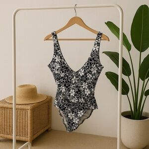 Anne Cole One piece Swimsuit, Women’s size 16